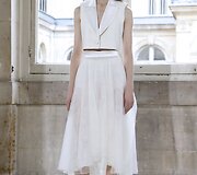 &bdquo;Bouchra Jarrar&ldquo; 2016 m. pavasario-vasaros kolekcijos modelis