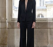&bdquo;Bouchra Jarrar&ldquo; 2016 m. pavasario-vasaros kolekcijos modelis