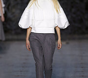 &bdquo;Dice Kayek&ldquo; 2016 m. pavasario-vasaros kolekcijos modelis