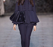 &bdquo;Dice Kayek&ldquo; 2016 m. pavasario-vasaros kolekcijos modelis