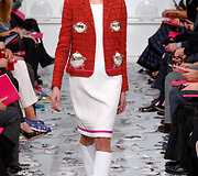 &bdquo;Schiaparelli&ldquo; 2016 m. pavasario-vasaros kolekcijos modelis