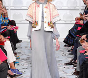 &bdquo;Schiaparelli&ldquo; 2016 m. pavasario-vasaros kolekcijos modelis