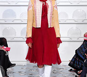 &bdquo;Schiaparelli&ldquo; 2016 m. pavasario-vasaros kolekcijos modelis