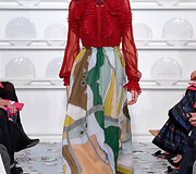&bdquo;Schiaparelli&ldquo; 2016 m. pavasario-vasaros kolekcijos modelis