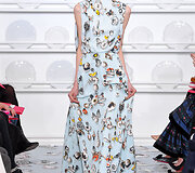 &bdquo;Schiaparelli&ldquo; 2016 m. pavasario-vasaros kolekcijos modelis