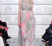 &bdquo;Schiaparelli&ldquo; 2016 m. pavasario-vasaros kolekcijos modelis