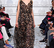 &bdquo;Schiaparelli&ldquo; 2016 m. pavasario-vasaros kolekcijos modelis
