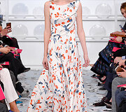 &bdquo;Schiaparelli&ldquo; 2016 m. pavasario-vasaros kolekcijos modelis