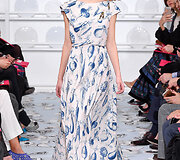 &bdquo;Schiaparelli&ldquo; 2016 m. pavasario-vasaros kolekcijos modelis