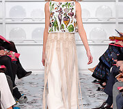 &bdquo;Schiaparelli&ldquo; 2016 m. pavasario-vasaros kolekcijos modelis