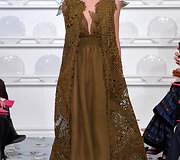 &bdquo;Schiaparelli&ldquo; 2016 m. pavasario-vasaros kolekcijos modelis