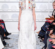 &bdquo;Schiaparelli&ldquo; 2016 m. pavasario-vasaros kolekcijos modelis