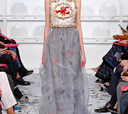 &bdquo;Schiaparelli&ldquo; 2016 m. pavasario-vasaros kolekcijos modelis