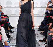&bdquo;Schiaparelli&ldquo; 2016 m. pavasario-vasaros kolekcijos modelis