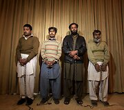 Keturi vyrai kaltinami įvykdžius Pakistano universiteto užpuolimą