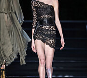 &bdquo;Alexandre Vauthier&ldquo; 2016m. pavasario-vasaros kolekcijos modelis