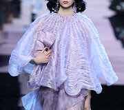 &bdquo;Giorgio Armani&ldquo; 2016 m. pavasario-vasaros kolekcijos modelis