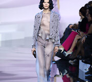 &bdquo;Giorgio Armani&ldquo; 2016 m. pavasario-vasaros kolekcijos modelis