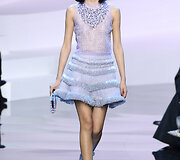 &bdquo;Giorgio Armani&ldquo; 2016 m. pavasario-vasaros kolekcijos modelis