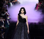 &bdquo;Giorgio Armani&ldquo; 2016 m. pavasario-vasaros kolekcijos modelis