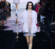 &bdquo;Giorgio Armani&ldquo; 2016 m. pavasario-vasaros kolekcijos modelis