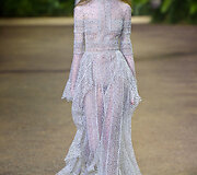 &bdquo;Elie Saab&ldquo; 2016 m. pavasario-vasaros kolekcijos modelis