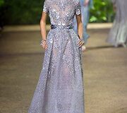 &bdquo;Elie Saab&ldquo; 2016 m. pavasario-vasaros kolekcijos modelis