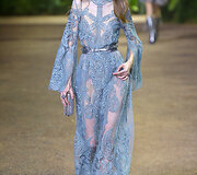 &bdquo;Elie Saab&ldquo; 2016 m. pavasario-vasaros kolekcijos modelis