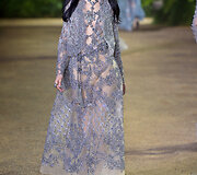 &bdquo;Elie Saab&ldquo; 2016 m. pavasario-vasaros kolekcijos modelis