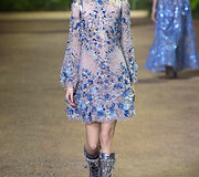 &bdquo;Elie Saab&ldquo; 2016 m. pavasario-vasaros kolekcijos modelis