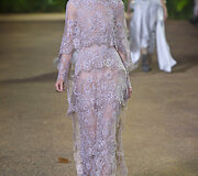 &bdquo;Elie Saab&ldquo; 2016 m. pavasario-vasaros kolekcijos modelis