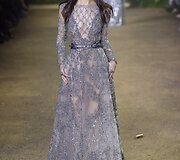&bdquo;Elie Saab&ldquo; 2016 m. pavasario-vasaros kolekcijos modelis