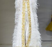 &bdquo;Guo Pei&ldquo; 2016 m. pavasario-vasaros kolekcijos modelis