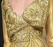 &bdquo;Guo Pei&ldquo; 2016 m. pavasario-vasaros kolekcijos modelis