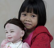 Užkalbėtos tailandiečių lėlės &ndash; vaikai-angelai &ndash; tikima atne&scaron;a laimę ir turtus