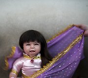 Užkalbėtos tailandiečių lėlės &ndash; vaikai-angelai &ndash; tikima atne&scaron;a laimę ir turtus