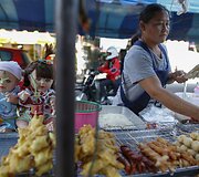 Užkalbėtos tailandiečių lėlės &ndash; vaikai-angelai &ndash; tikima atne&scaron;a laimę ir turtus