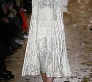 &bdquo;Valentino&ldquo; 2016 m. pavasario-vasaros kolekcijos modelis