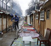 Romų stovykla ant apleistų bėgių Paryžiuje