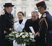 Raulio Castro istorinis vizitas Paryžiuje
