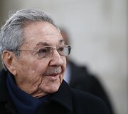 Raulio Castro istorinis vizitas Paryžiuje