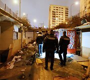 Romai i&scaron;keldinami i&scaron; nelegalios stovyklos Paryžiuje