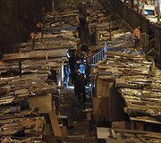 Romai i&scaron;keldinami i&scaron; nelegalios stovyklos Paryžiuje