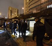 Romai i&scaron;keldinami i&scaron; nelegalios stovyklos Paryžiuje