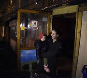 Romai i&scaron;keldinami i&scaron; nelegalios stovyklos Paryžiuje