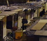Romai i&scaron;keldinami i&scaron; nelegalios stovyklos Paryžiuje