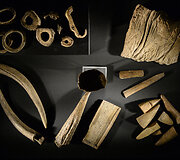 Vikingų archeologinių artefaktų parodos eksponatai