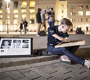 Nuostabius pie&scaron;inius kuria Mariuszas Kedzierskis, kuris gimė be rankų