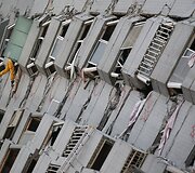 Taivane per žemės drebėjimą sugriuvęs daugiaauk&scaron;tis