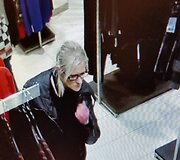Dėl pavogtų megztinių ie&scaron;komos merginos